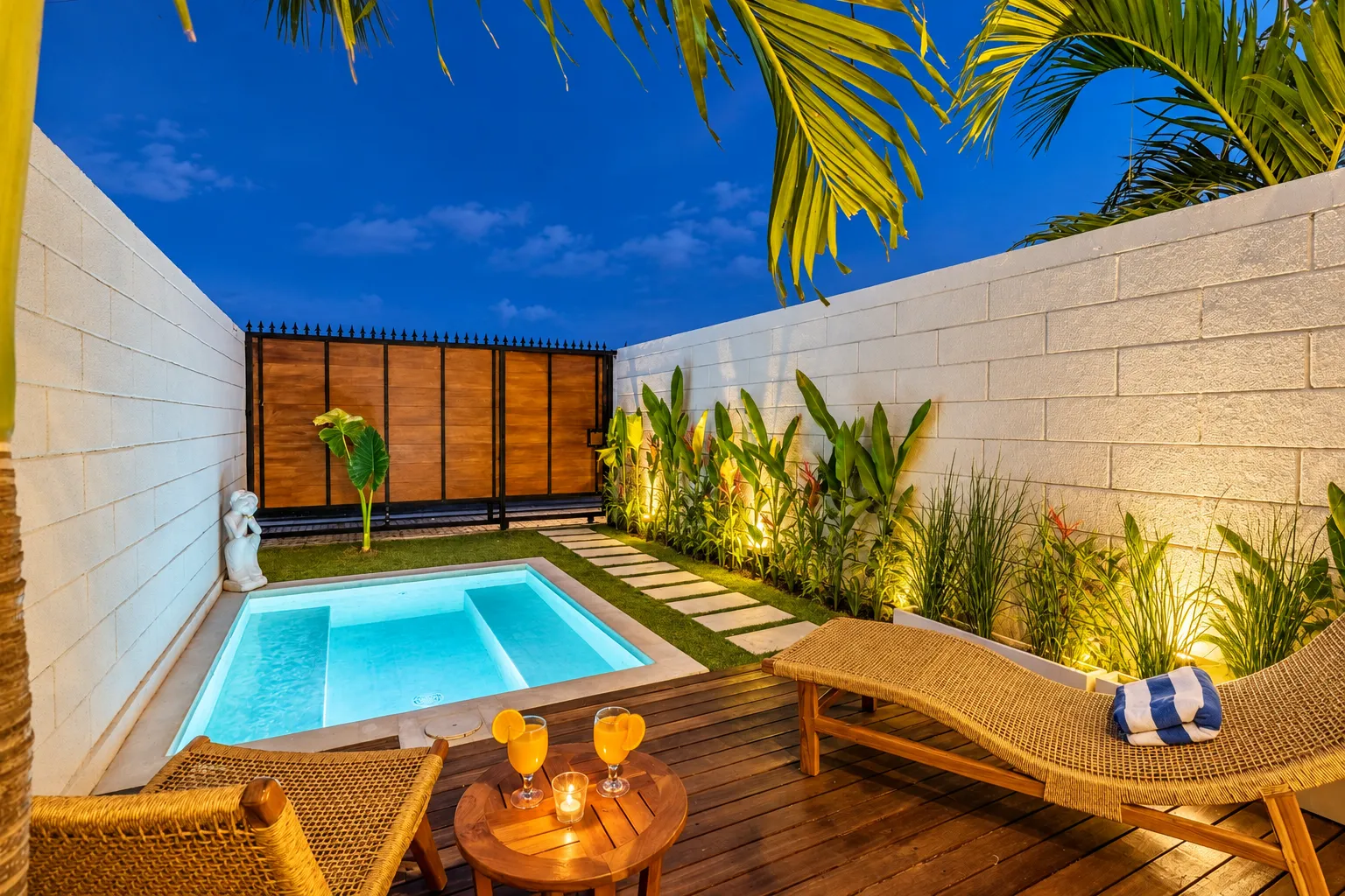 Loft with Private Pool – Digital Nomad Apartment